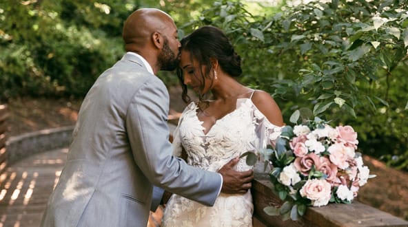 Heather & John wedding at Abernethy Center, Oregon City, OR — coordinated by Amore Coordination