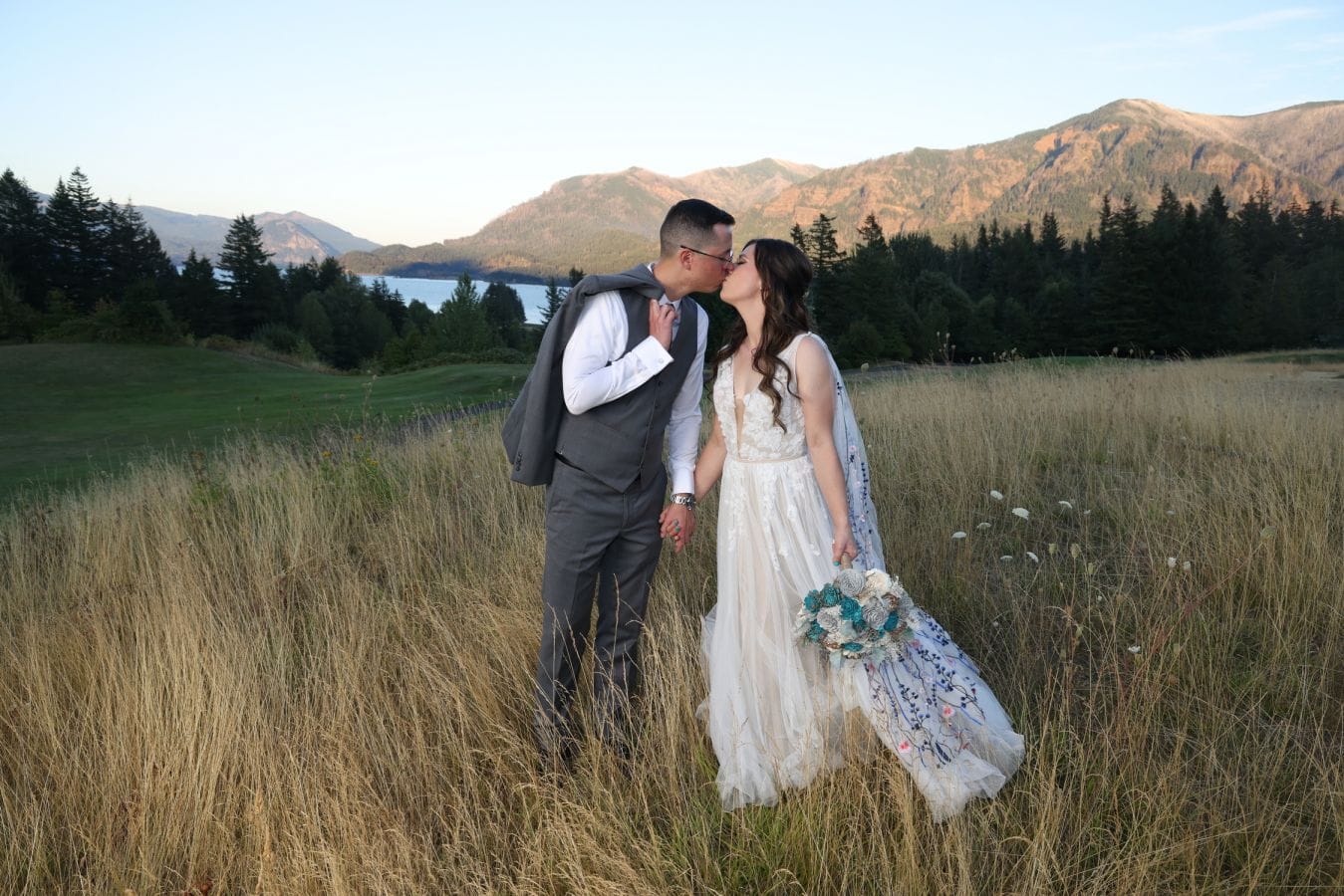 Asheley & Ben wedding at Skamania Lodge, Stevenson, WA — photo 8