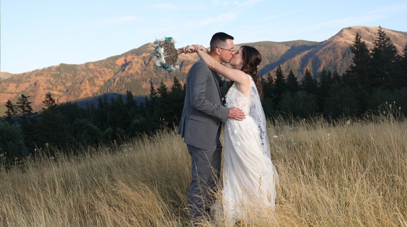 Asheley and Ben Wedding : Skamania Lodge